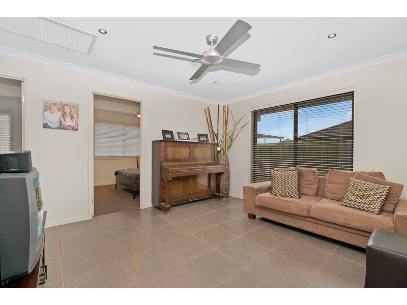 4 Pandorea Place, Narangba QLD 4504