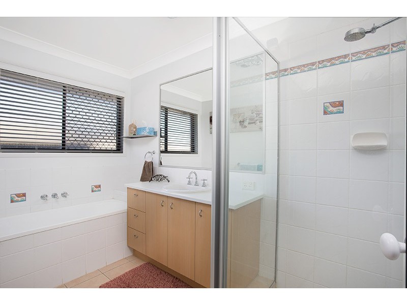 1096 Oakey Flat Road, Narangba QLD 4504