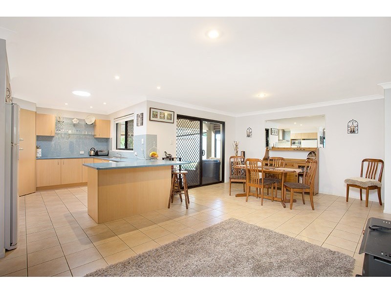 1096 Oakey Flat Road, Narangba QLD 4504