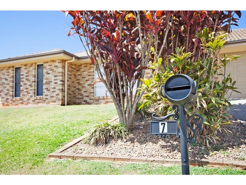 7 Lennon Boulevard, Narangba QLD 4504