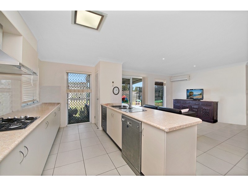 2/28 Barrine Place, Narangba QLD 4504
