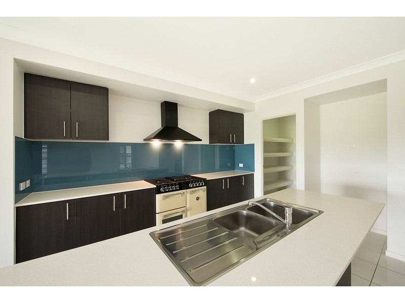 8 Retreat Crescent, Narangba QLD 4504