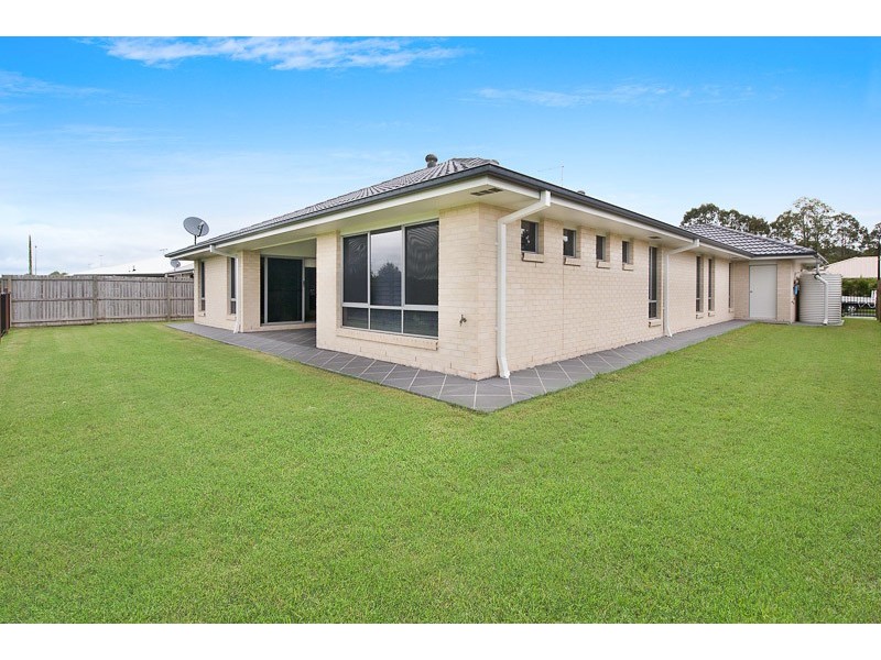 8 Retreat Crescent, Narangba QLD 4504