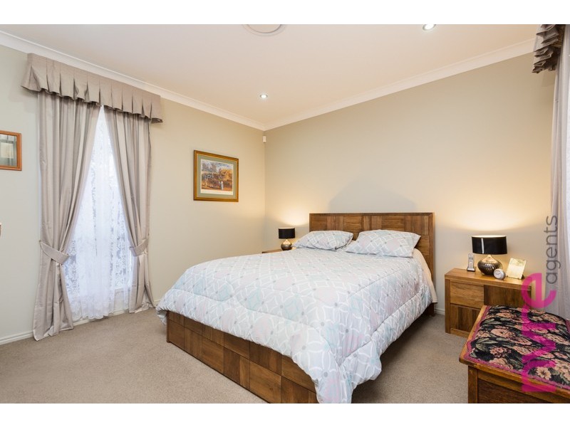 5 Hollow Crescent, Narangba QLD 4504