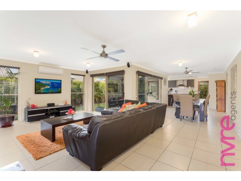 17 Lookout Place, Narangba QLD 4504