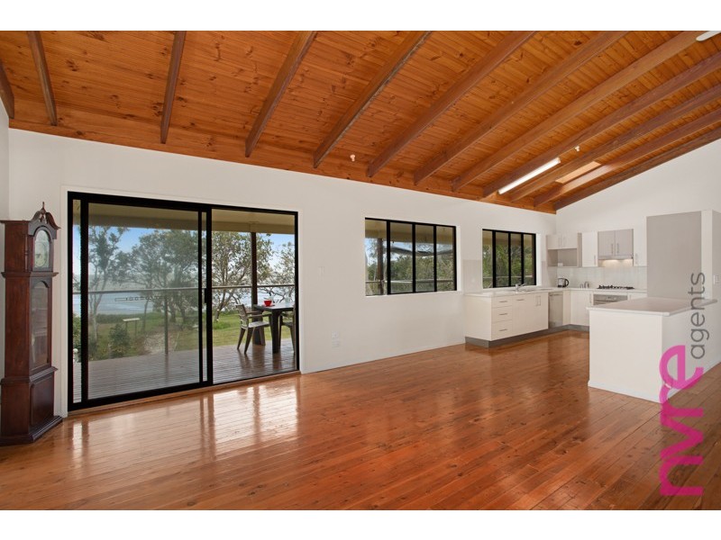 96 Bayside Drive, Beachmere QLD 4510