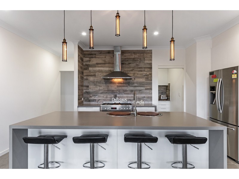 1 Monarch Avenue, Narangba QLD 4504