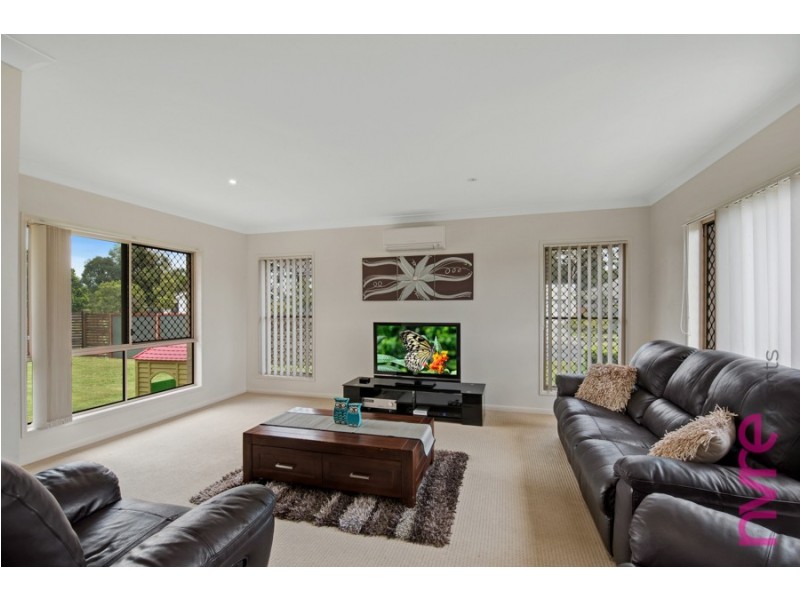 2 Azure Place, Narangba QLD 4504