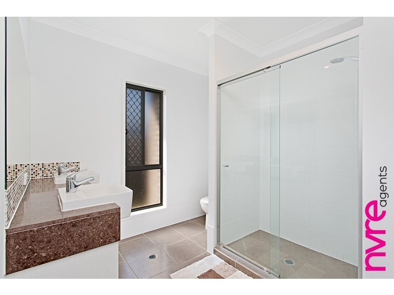 33 Bowerbird Crescent, Dakabin QLD 4503