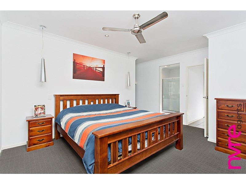 33 Bowerbird Crescent, Dakabin QLD 4503