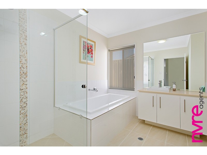 6 Alphitonia Place, Narangba QLD 4504