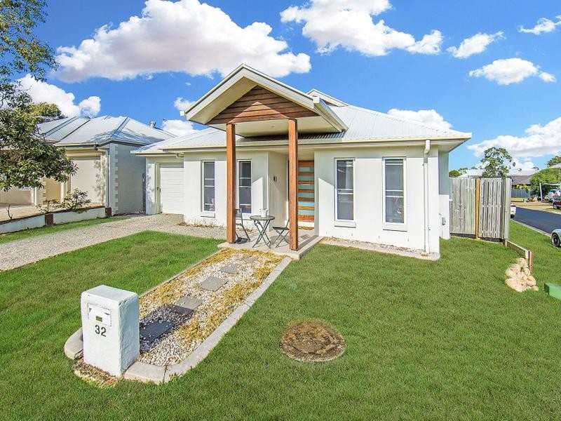 32 Planigale Crescent, North Lakes QLD 4509