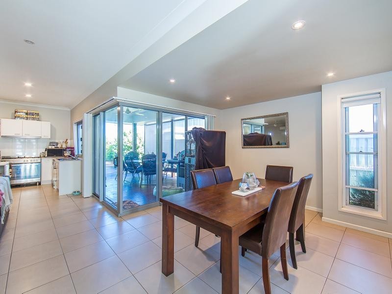 32 Planigale Crescent, North Lakes QLD 4509