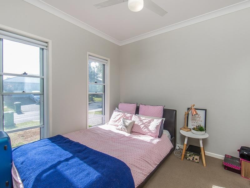 32 Planigale Crescent, North Lakes QLD 4509