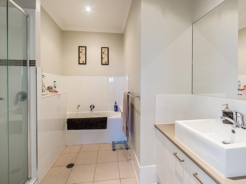 32 Planigale Crescent, North Lakes QLD 4509