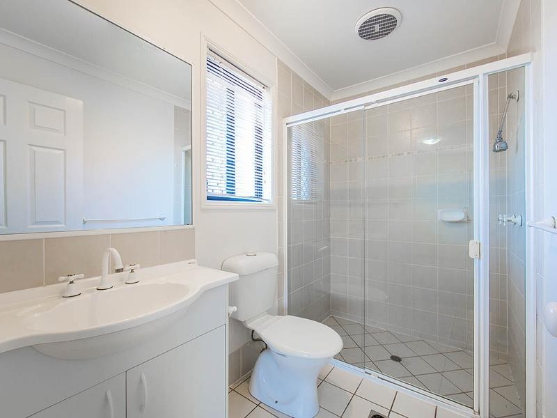 17 Cambridge Street, Rothwell QLD 4022