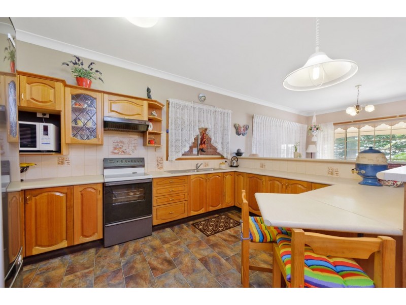 16 Bundella Avenue, Lake Cathie NSW 2445