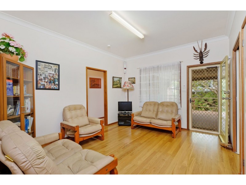 16 Bundella Avenue, Lake Cathie NSW 2445