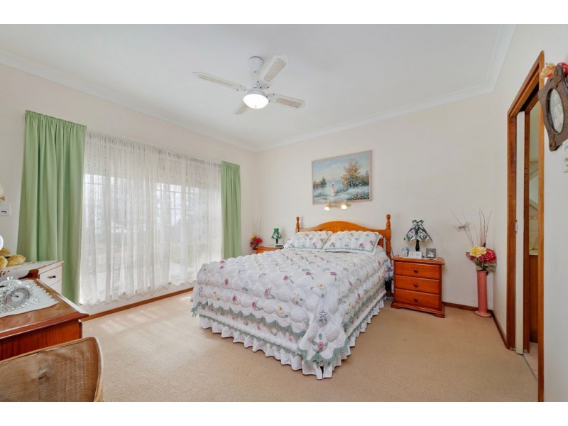 16 Bundella Avenue, Lake Cathie NSW 2445