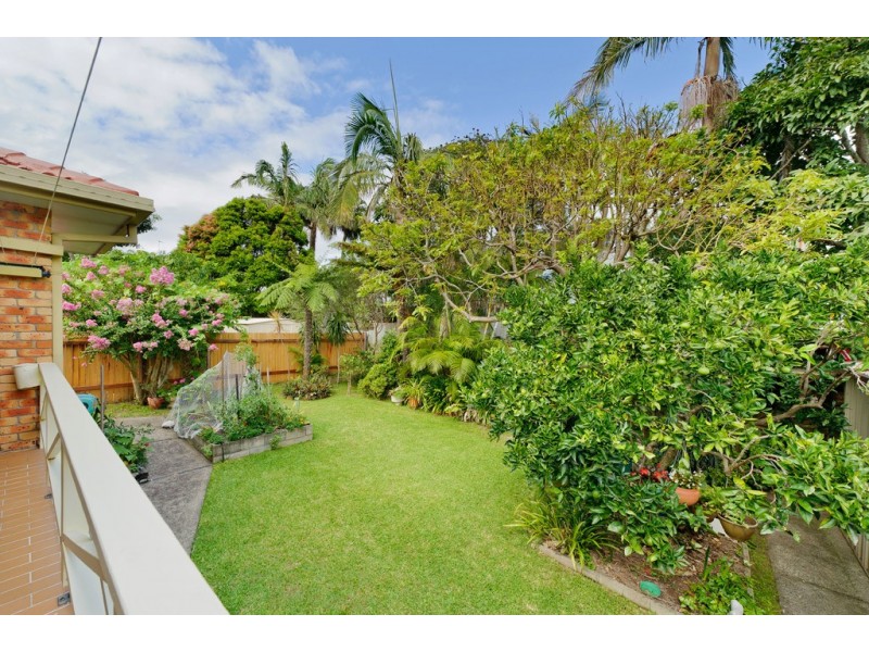 16 Bundella Avenue, Lake Cathie NSW 2445