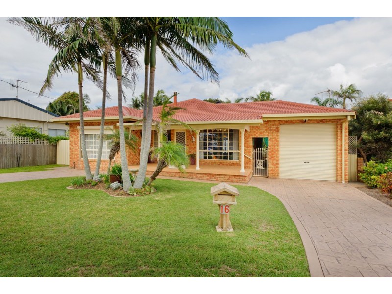 16 Bundella Avenue, Lake Cathie NSW 2445