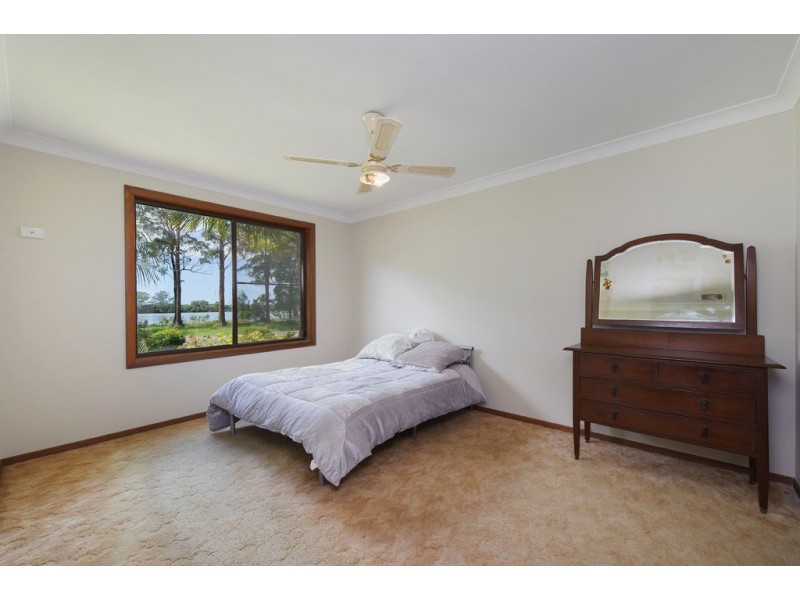 76 McMillan Drive, Blackmans Point NSW 2444