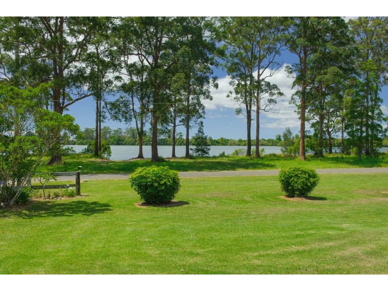 76 McMillan Drive, Blackmans Point NSW 2444