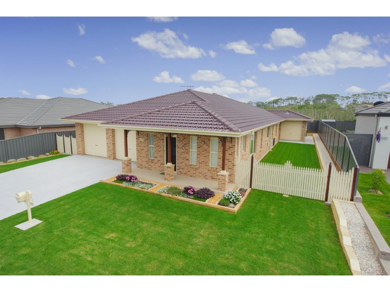 104 Emerald Drive, Port Macquarie NSW 2444