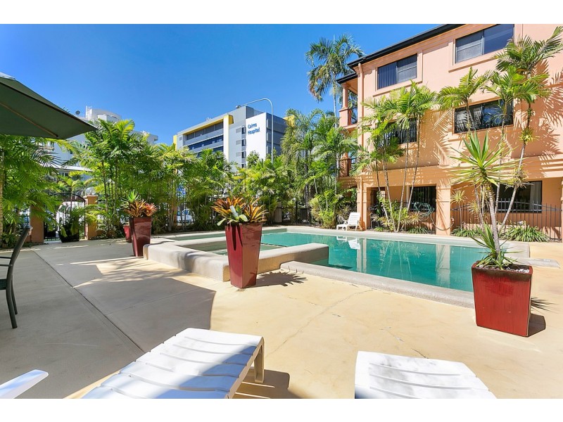 14/255 Lake Street, Cairns North QLD 4870