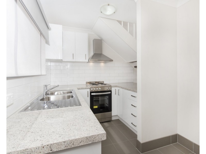 10/69 Pease Street, Manoora QLD 4870