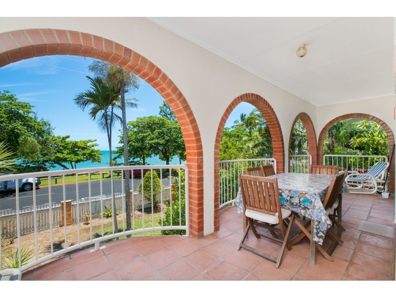 11 Casuarina Street, Holloways Beach QLD 4878