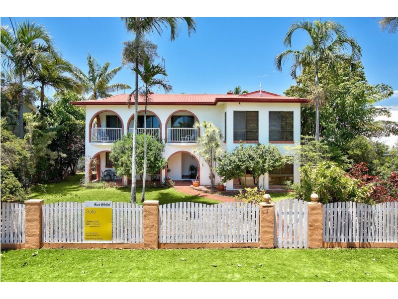 11 Casuarina Street, Holloways Beach QLD 4878