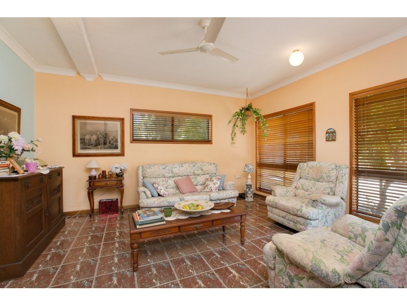 11 Casuarina Street, Holloways Beach QLD 4878