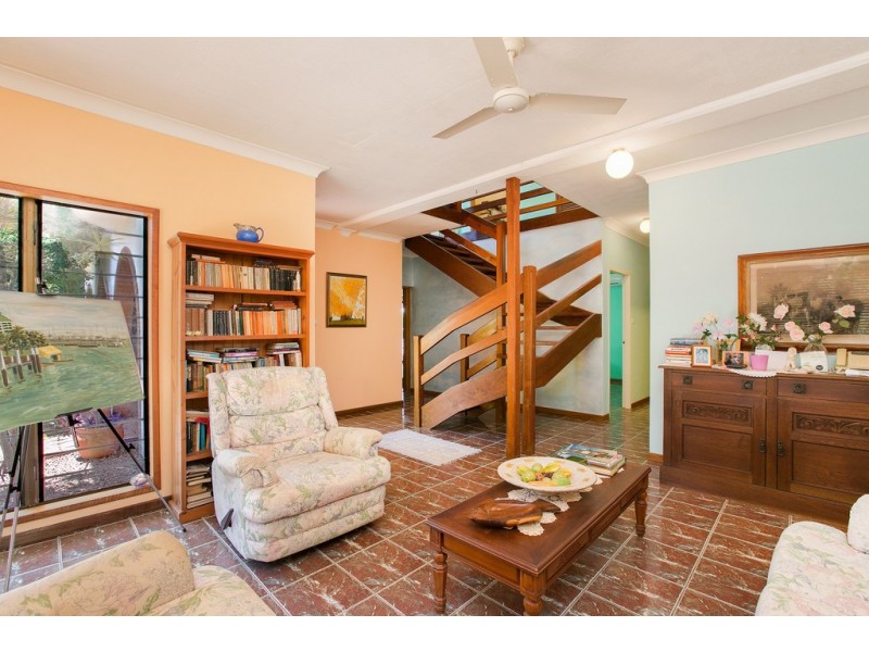 11 Casuarina Street, Holloways Beach QLD 4878