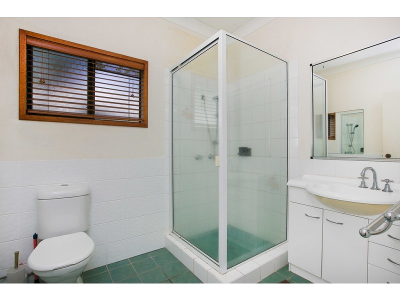 11 Casuarina Street, Holloways Beach QLD 4878