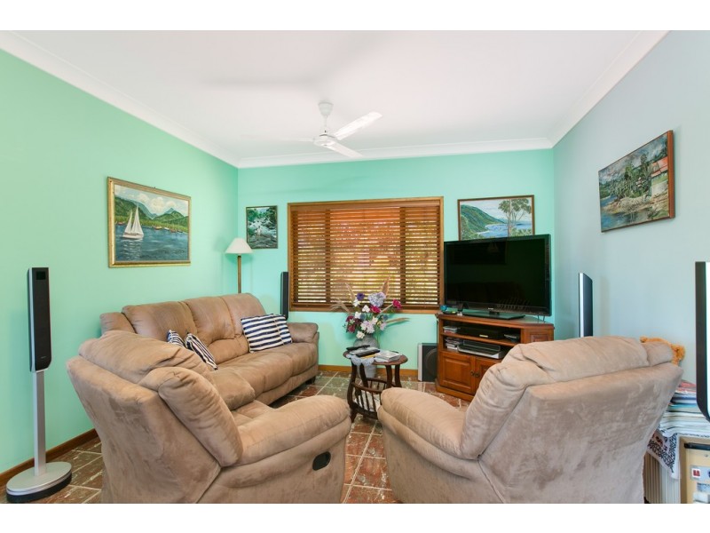 11 Casuarina Street, Holloways Beach QLD 4878