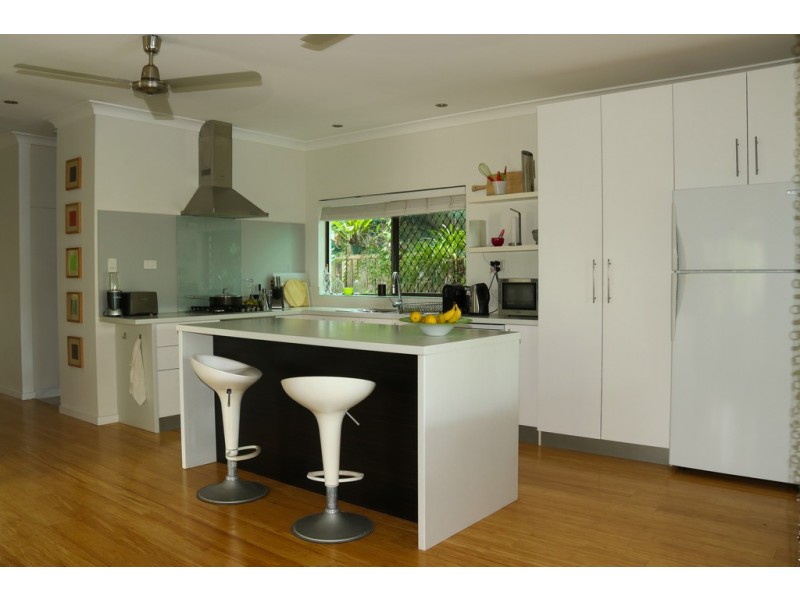 6 Sandra Close, Trinity Park QLD 4879