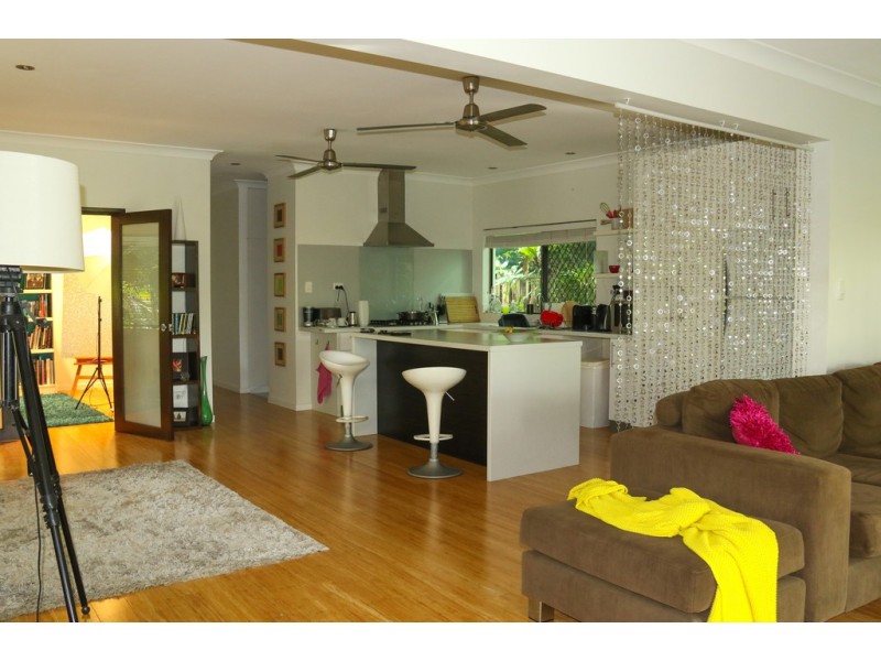 6 Sandra Close, Trinity Park QLD 4879