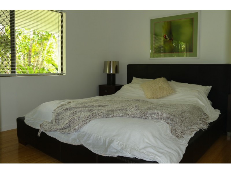 6 Sandra Close, Trinity Park QLD 4879