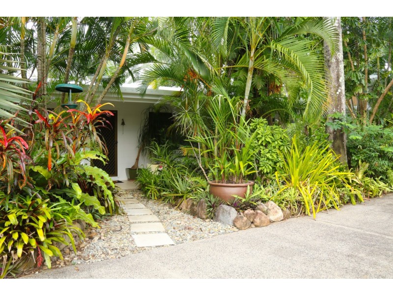 6 Sandra Close, Trinity Park QLD 4879