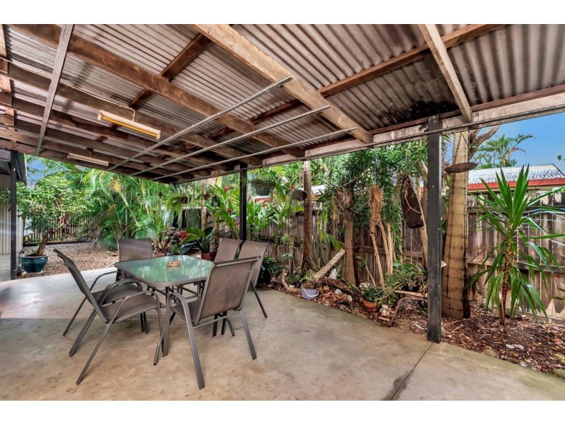 96-98 Swallow Street, Mooroobool QLD 4870