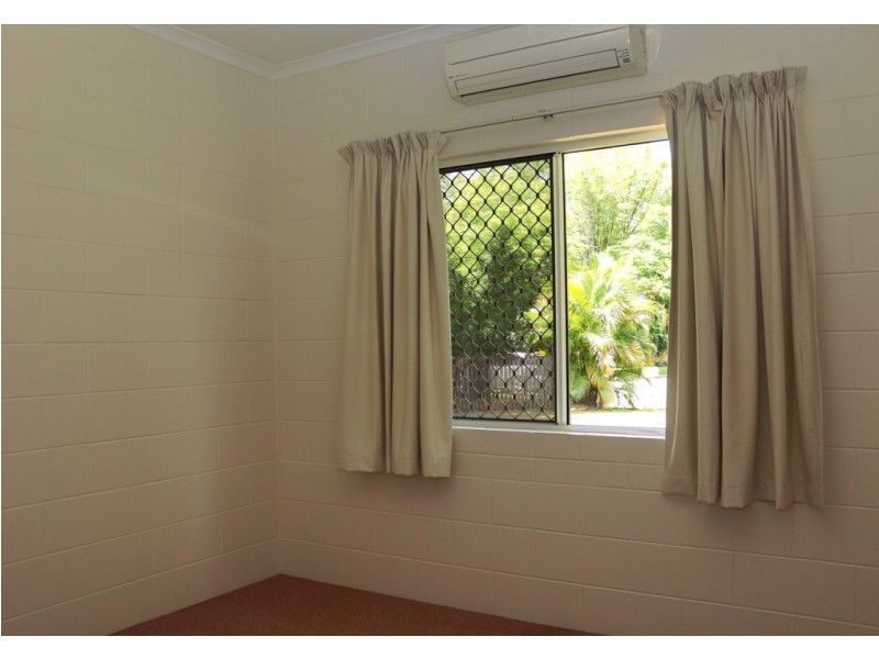 7 Granadilla Street, Holloways Beach QLD 4878