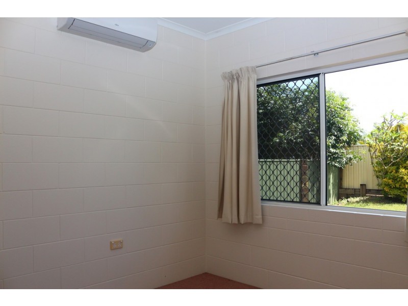 7 Granadilla Street, Holloways Beach QLD 4878