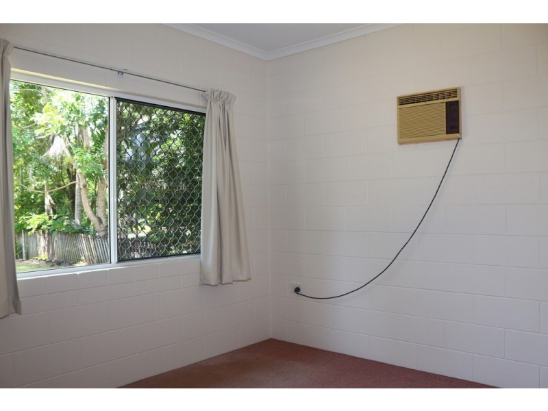 7 Granadilla Street, Holloways Beach QLD 4878