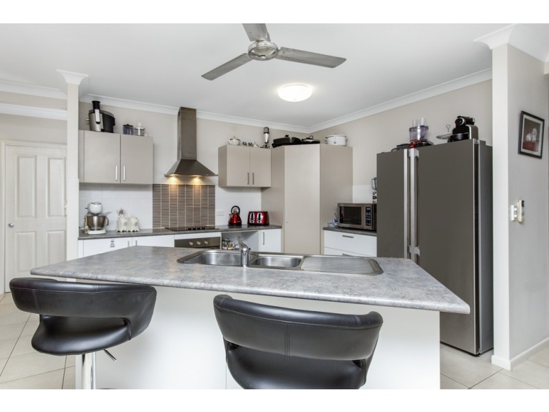 10 Totley Chase, Trinity Park QLD 4879