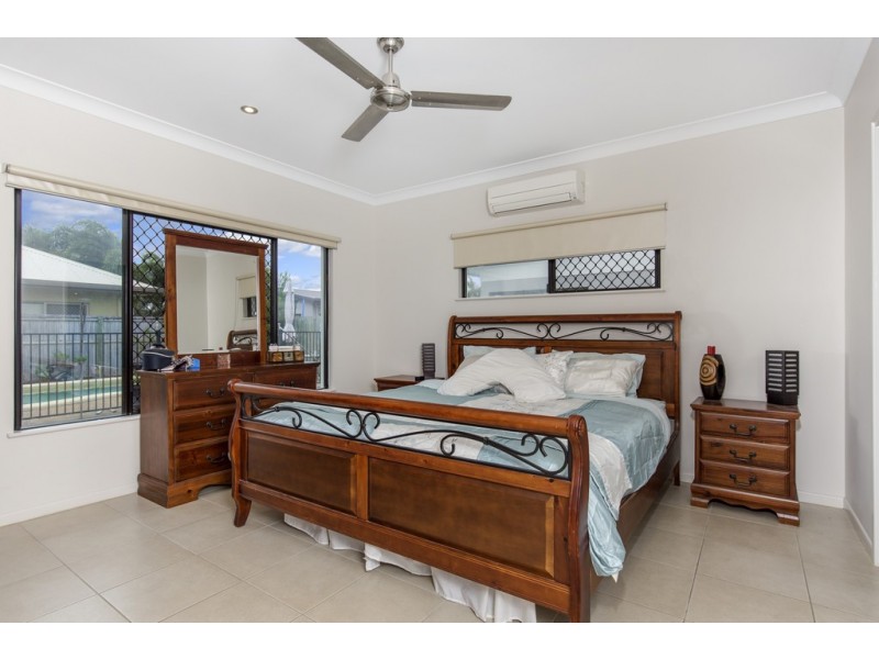 10 Totley Chase, Trinity Park QLD 4879
