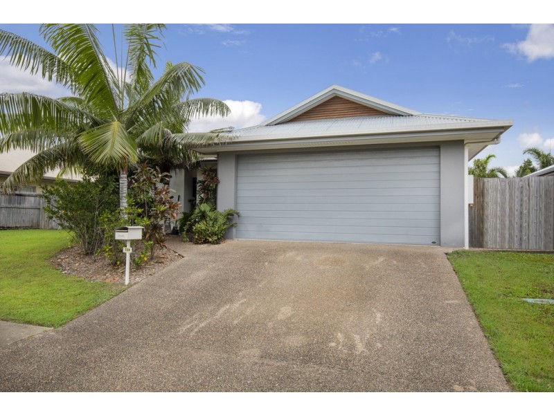 10 Totley Chase, Trinity Park QLD 4879