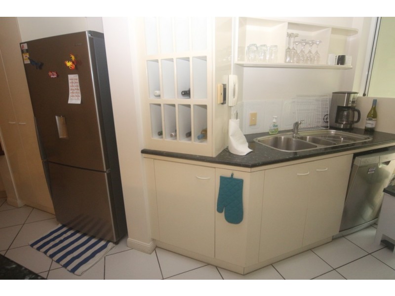 3/2-4 Deauville Close, Yorkeys Knob QLD 4878