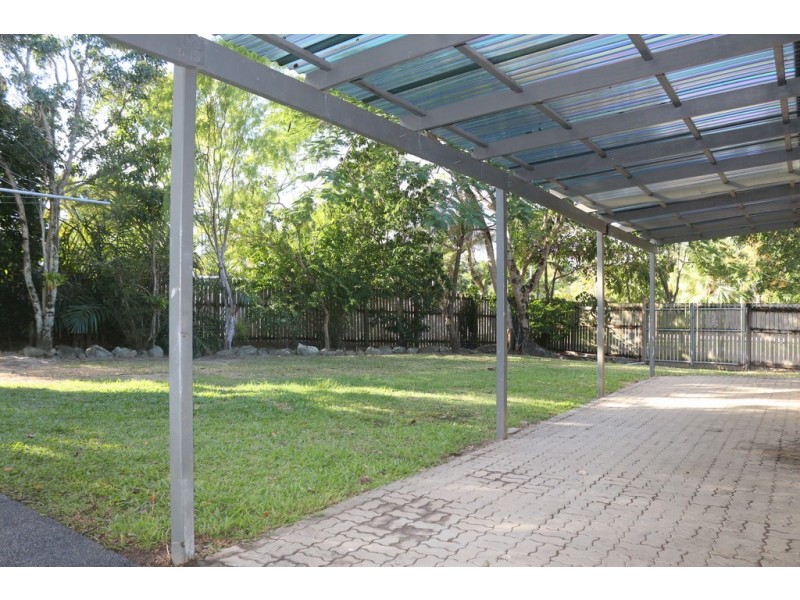 1 Ellwood Close, Kewarra Beach QLD 4879