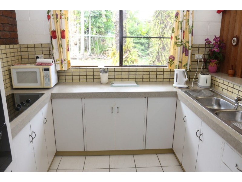 16 Boroko Cl, Trinity Beach QLD 4879